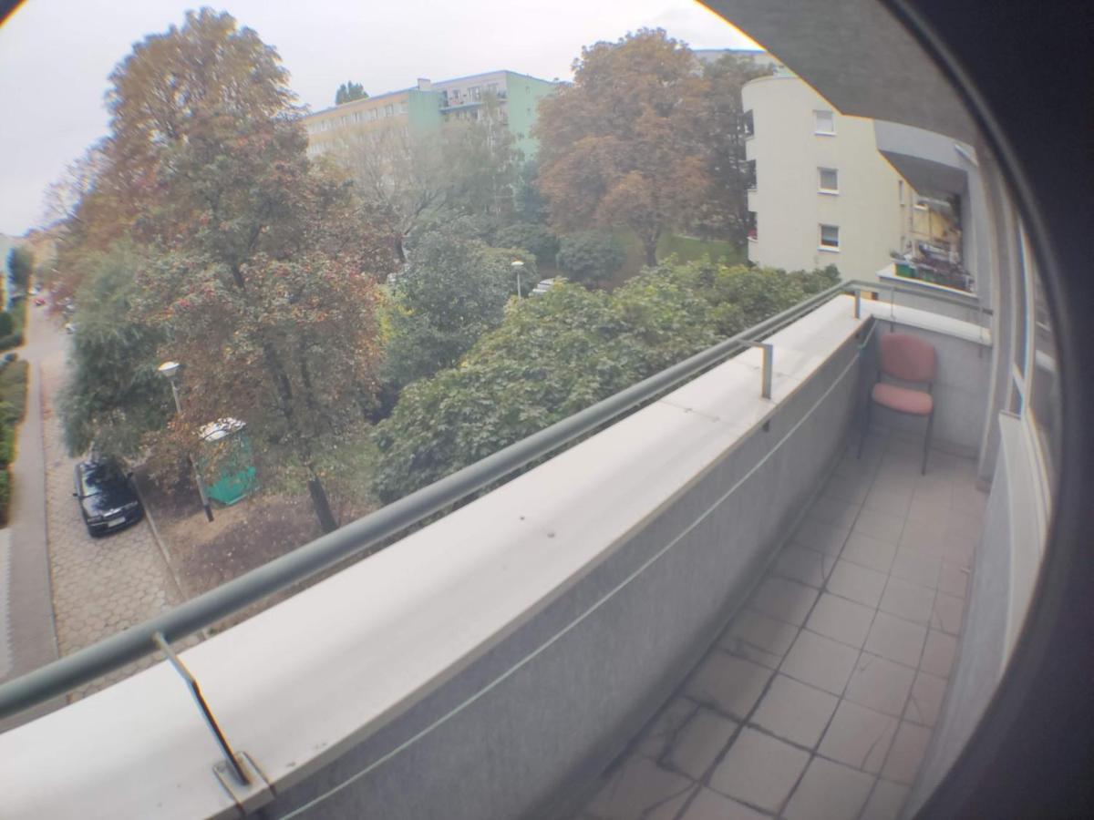 3030 Jana Spychalskiego 32 - Tanie Pokoje W Apartamencie - Samodzielne Zameldowanie - Self Check In Poznań Eksteriør billede
