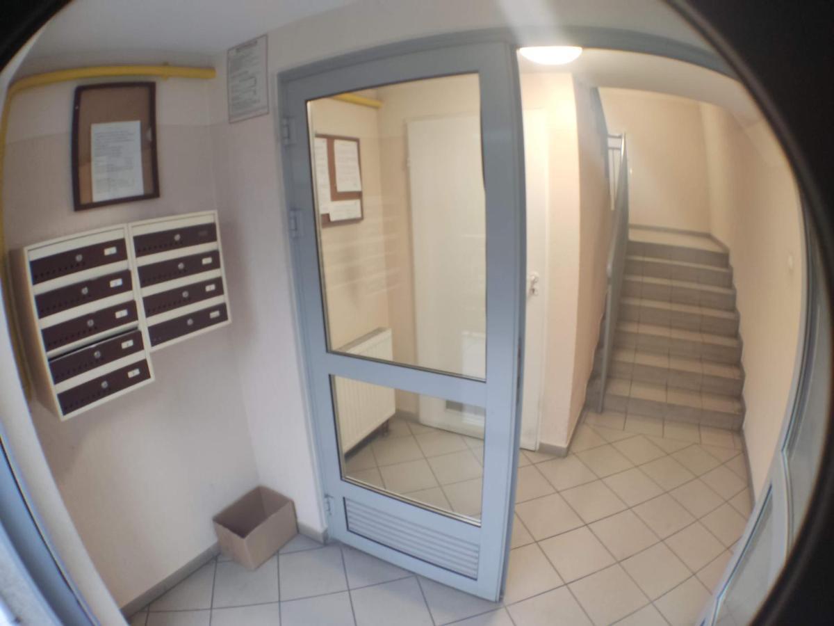 3030 Jana Spychalskiego 32 - Tanie Pokoje W Apartamencie - Samodzielne Zameldowanie - Self Check In Poznań Eksteriør billede