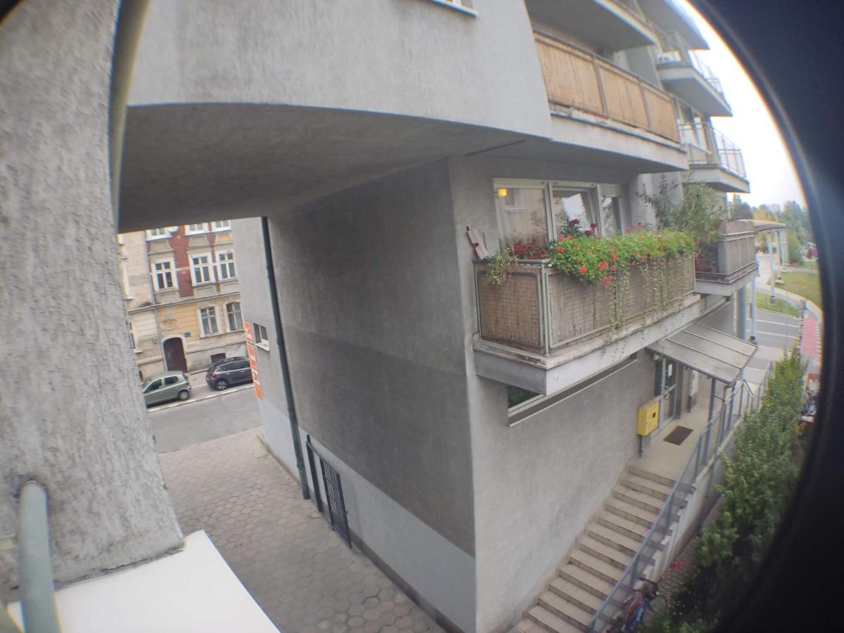 3030 Jana Spychalskiego 32 - Tanie Pokoje W Apartamencie - Samodzielne Zameldowanie - Self Check In Poznań Eksteriør billede