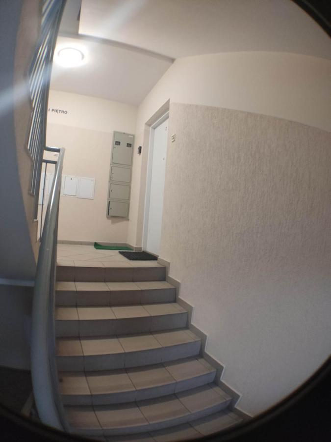 3030 Jana Spychalskiego 32 - Tanie Pokoje W Apartamencie - Samodzielne Zameldowanie - Self Check In Poznań Eksteriør billede