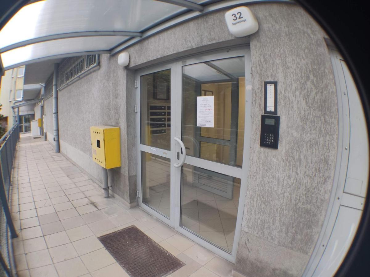 3030 Jana Spychalskiego 32 - Tanie Pokoje W Apartamencie - Samodzielne Zameldowanie - Self Check In Poznań Eksteriør billede