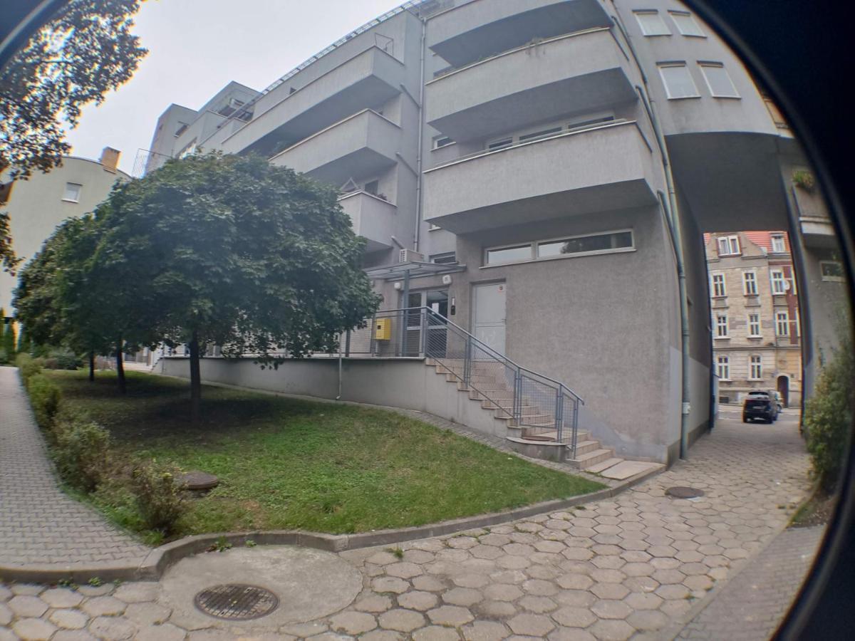 3030 Jana Spychalskiego 32 - Tanie Pokoje W Apartamencie - Samodzielne Zameldowanie - Self Check In Poznań Eksteriør billede