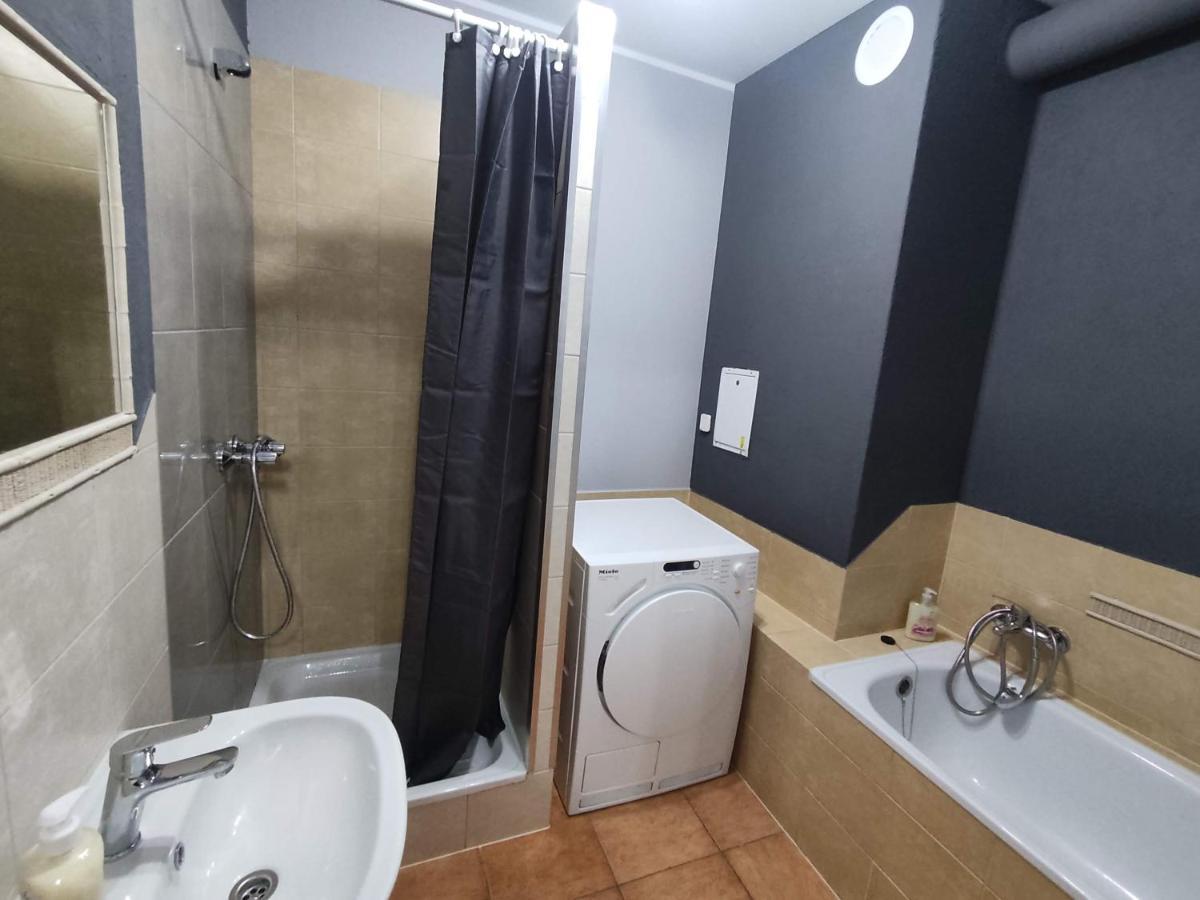 3030 Jana Spychalskiego 32 - Tanie Pokoje W Apartamencie - Samodzielne Zameldowanie - Self Check In Poznań Eksteriør billede