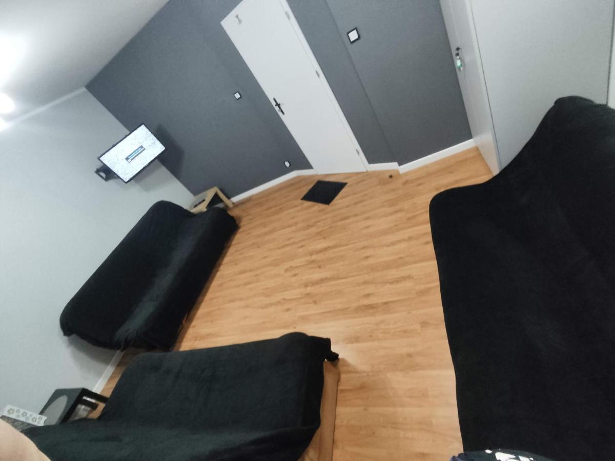 3030 Jana Spychalskiego 32 - Tanie Pokoje W Apartamencie - Samodzielne Zameldowanie - Self Check In Poznań Eksteriør billede