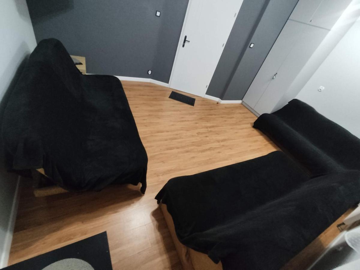 3030 Jana Spychalskiego 32 - Tanie Pokoje W Apartamencie - Samodzielne Zameldowanie - Self Check In Poznań Eksteriør billede