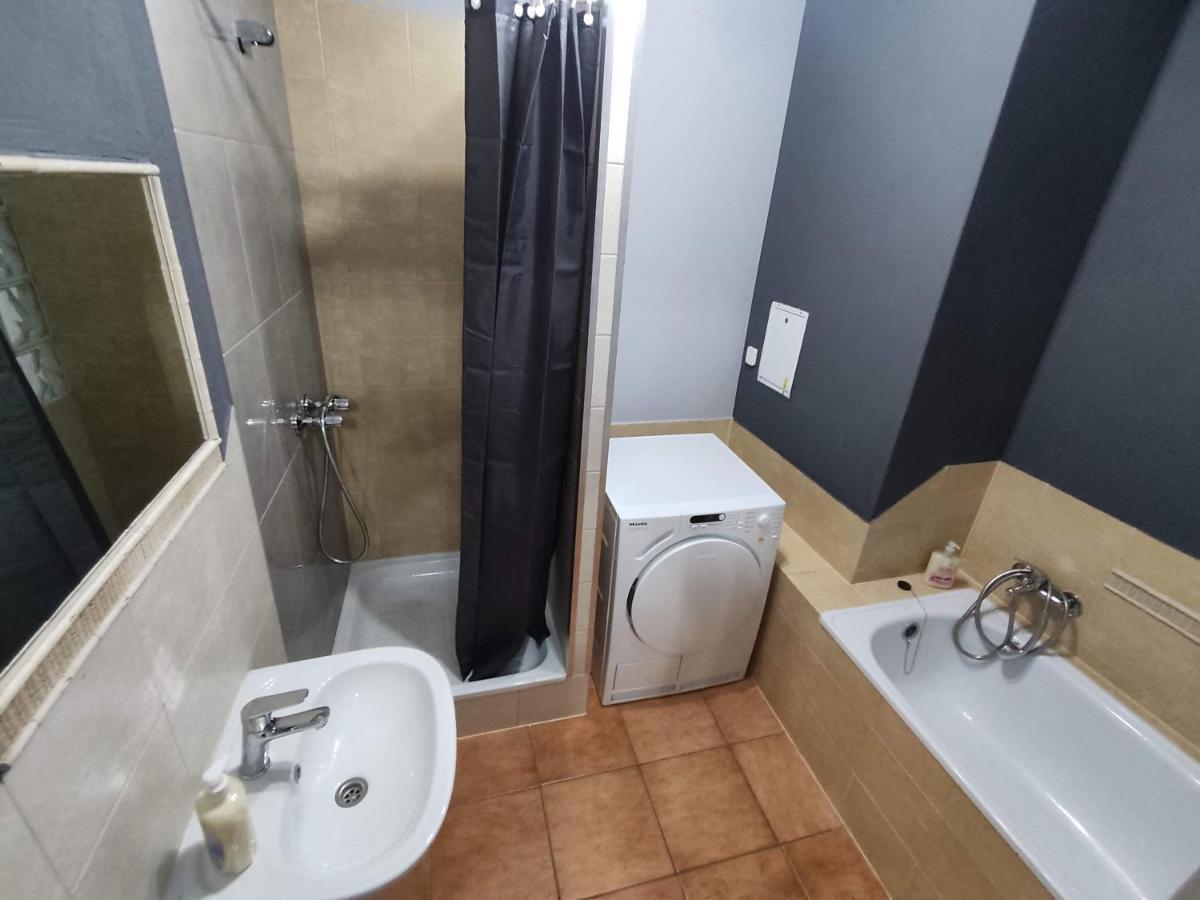 3030 Jana Spychalskiego 32 - Tanie Pokoje W Apartamencie - Samodzielne Zameldowanie - Self Check In Poznań Eksteriør billede