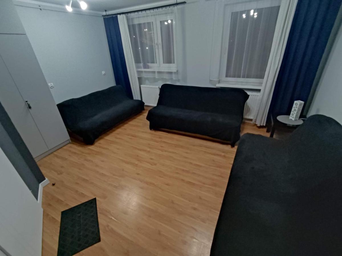 3030 Jana Spychalskiego 32 - Tanie Pokoje W Apartamencie - Samodzielne Zameldowanie - Self Check In Poznań Eksteriør billede