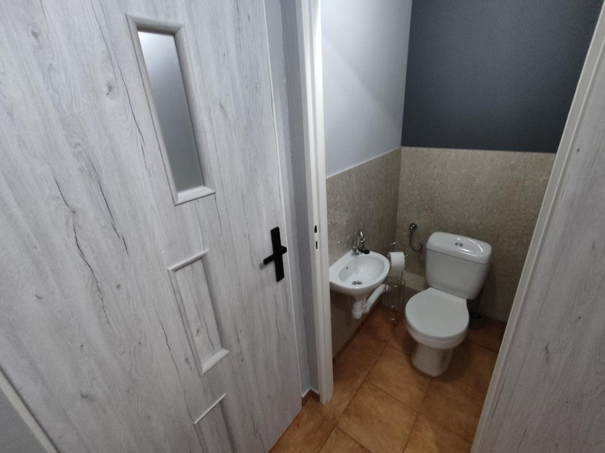 3030 Jana Spychalskiego 32 - Tanie Pokoje W Apartamencie - Samodzielne Zameldowanie - Self Check In Poznań Eksteriør billede