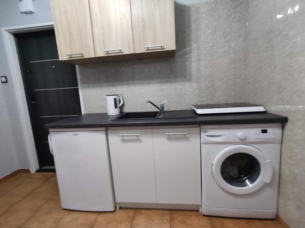 3030 Jana Spychalskiego 32 - Tanie Pokoje W Apartamencie - Samodzielne Zameldowanie - Self Check In Poznań Eksteriør billede