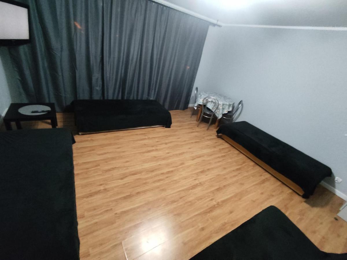 3030 Jana Spychalskiego 32 - Tanie Pokoje W Apartamencie - Samodzielne Zameldowanie - Self Check In Poznań Eksteriør billede