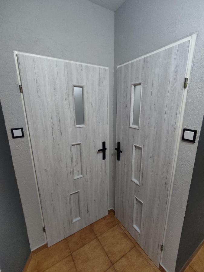3030 Jana Spychalskiego 32 - Tanie Pokoje W Apartamencie - Samodzielne Zameldowanie - Self Check In Poznań Eksteriør billede